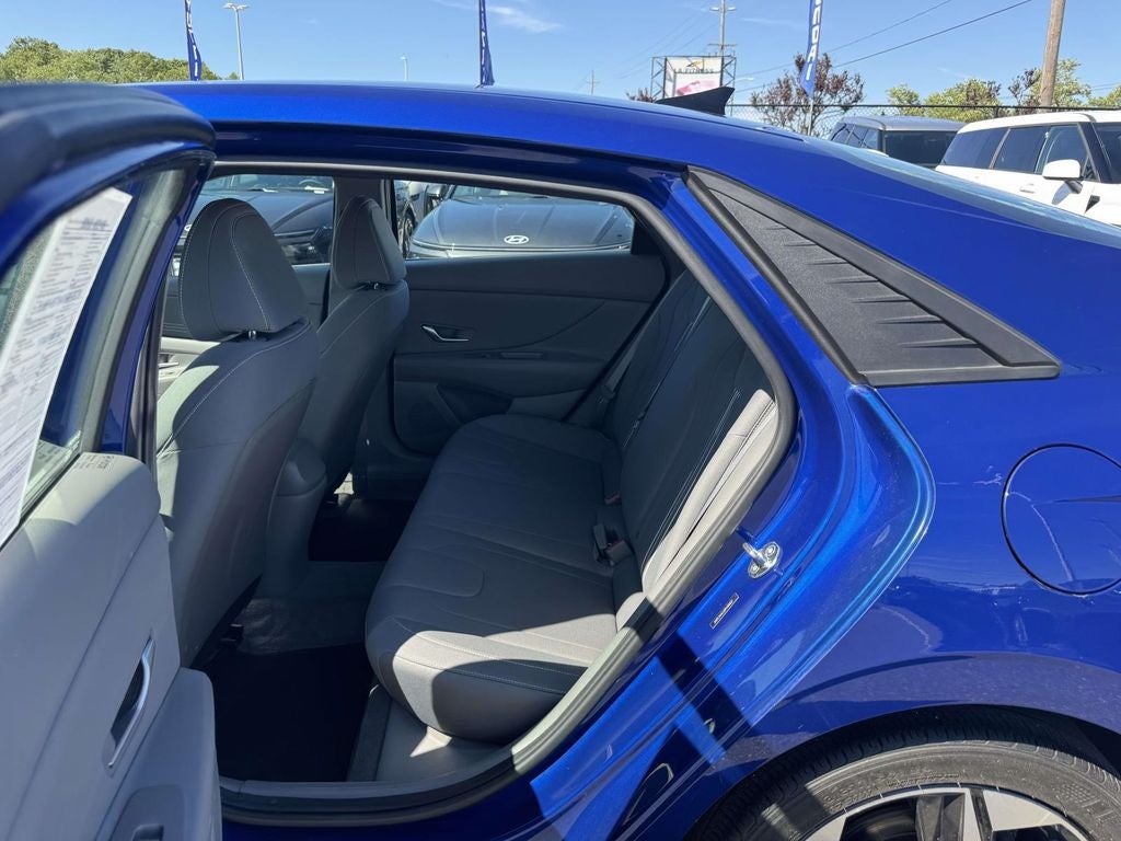 2023 Hyundai ELANTRA SEL