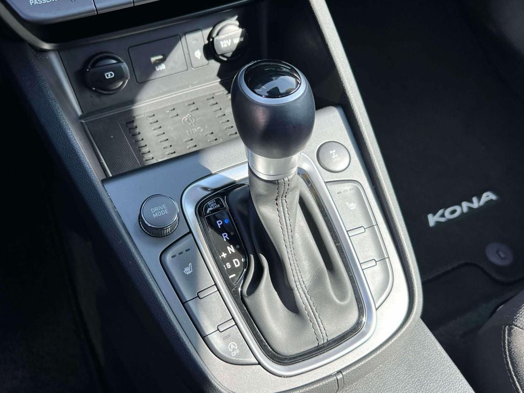 2022 Hyundai KONA SEL