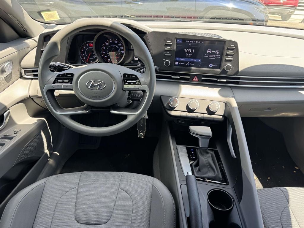 2023 Hyundai ELANTRA SE