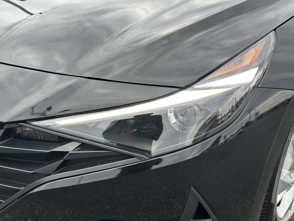 2023 Hyundai ELANTRA SE