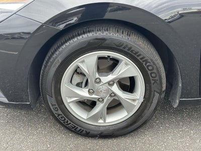 2023 Hyundai ELANTRA SE
