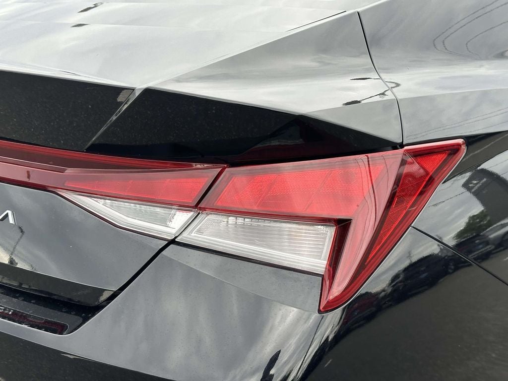 2023 Hyundai ELANTRA SE
