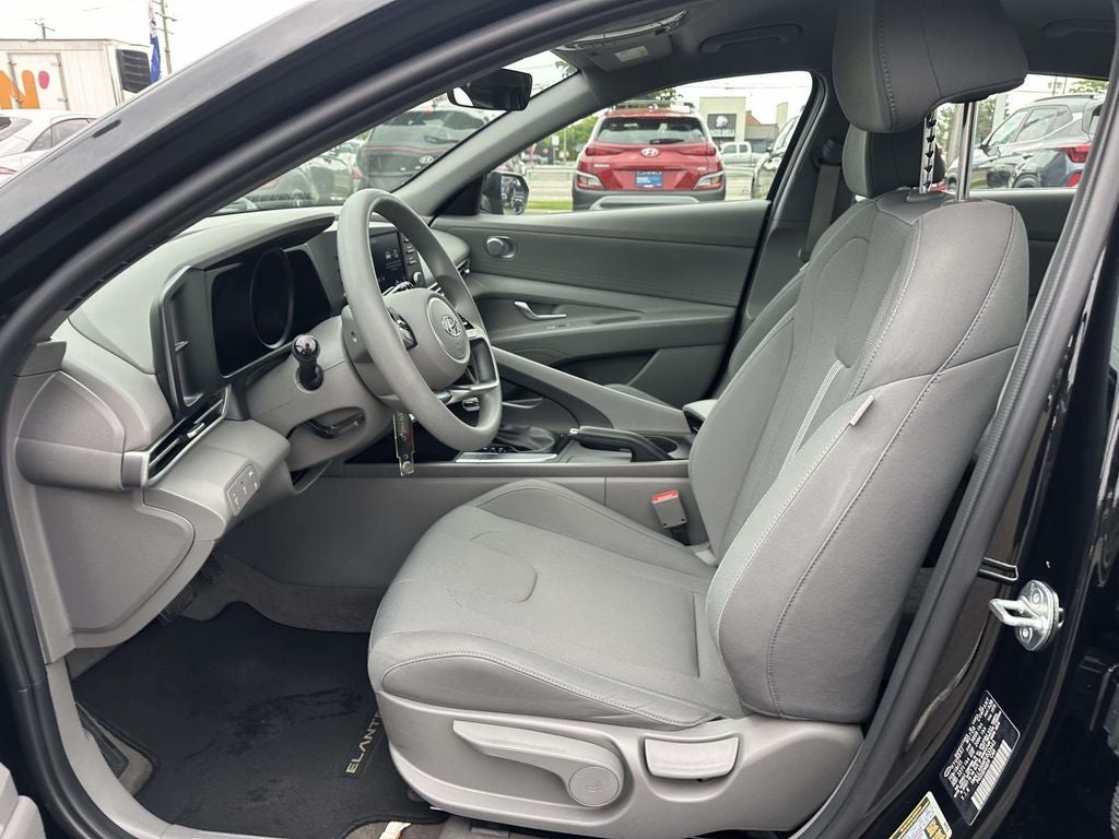 2023 Hyundai ELANTRA SE