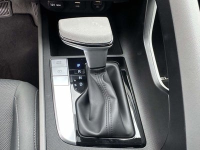 2023 Hyundai ELANTRA SE
