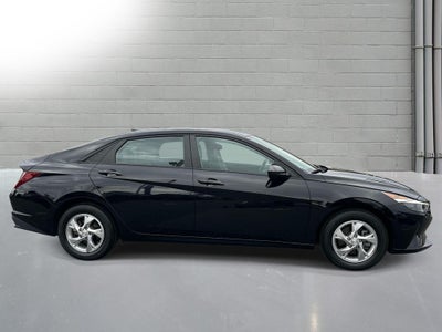 2023 Hyundai ELANTRA SE