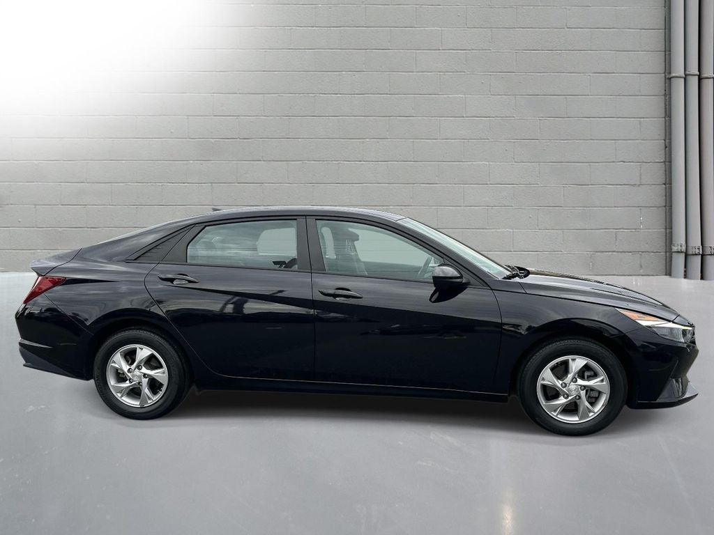 2023 Hyundai ELANTRA SE
