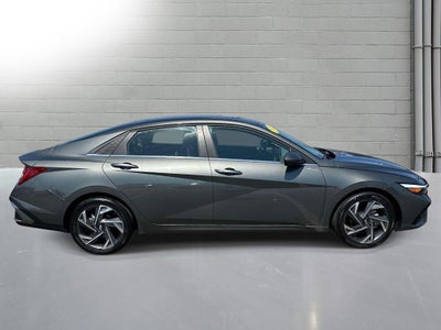 2025 Hyundai ELANTRA SEL Convenience
