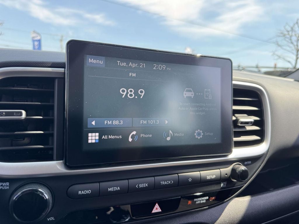 2023 Hyundai VENUE SE