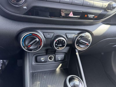 2023 Hyundai VENUE SE