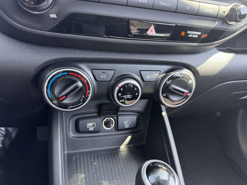 2023 Hyundai VENUE SE