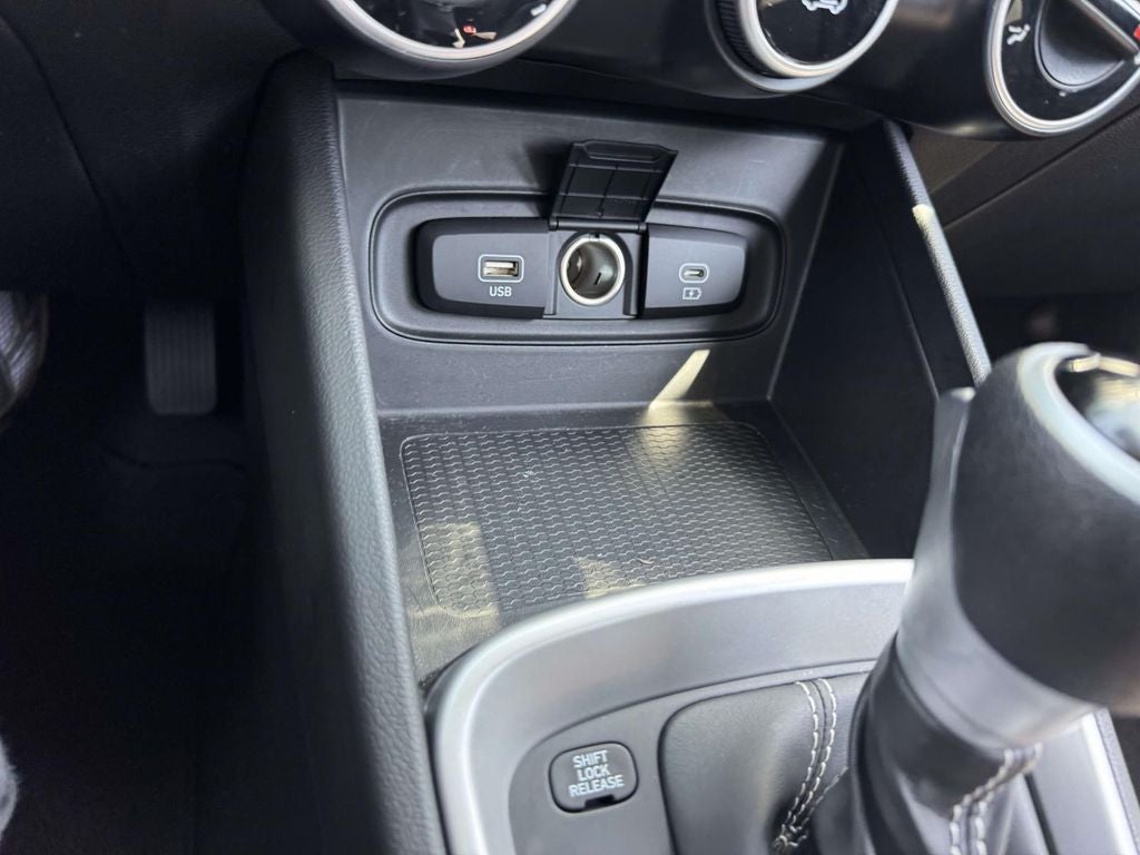 2023 Hyundai VENUE SE