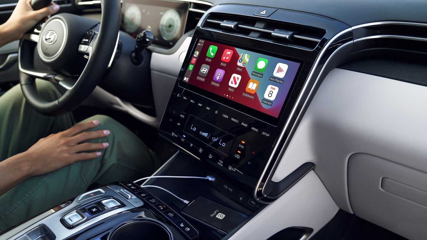 2022 Tucson Interior | Hyundai of 110 in Farmingdale NY